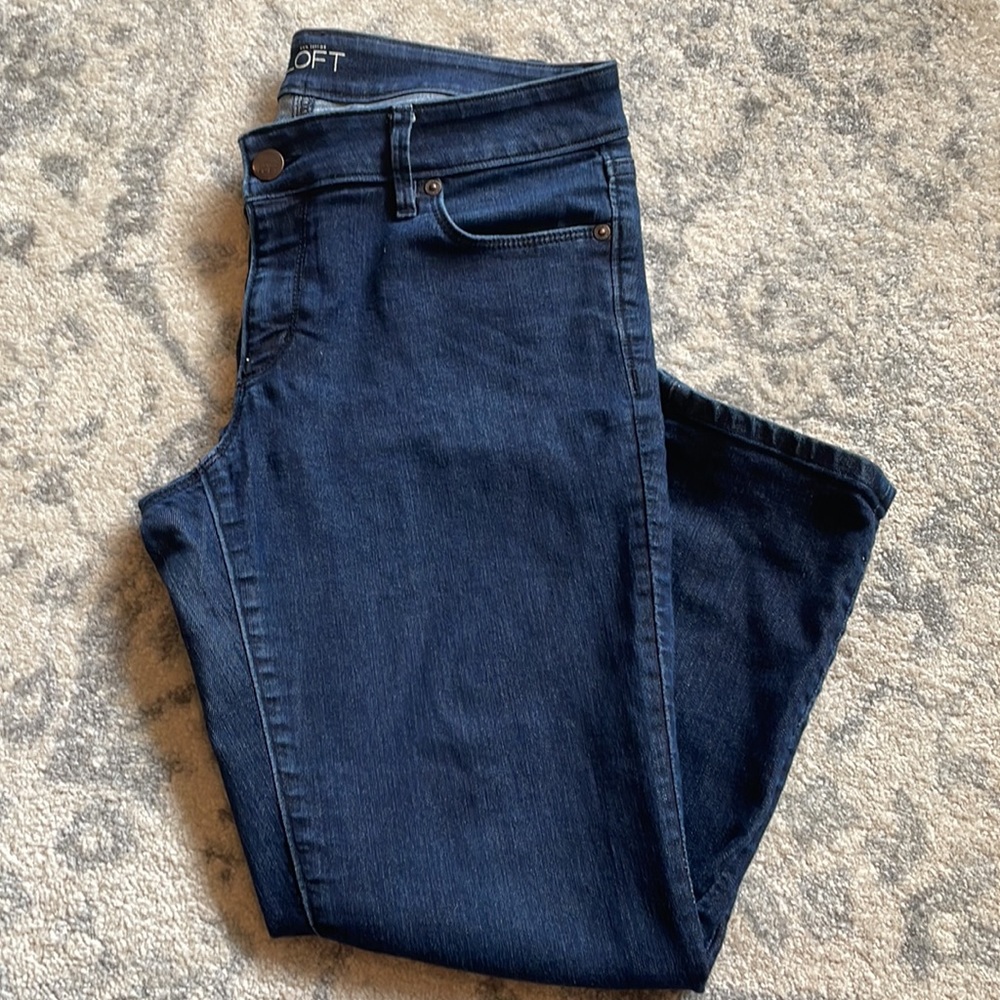 Woman’s Ann Taylor Loft Modern Crop Jeans - Picture 4 of 7